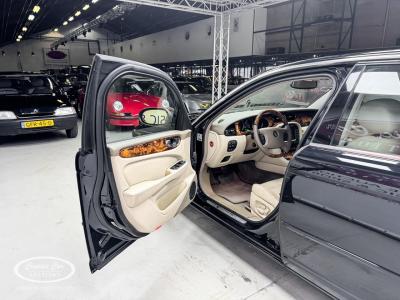 2004 Jaguar XJR