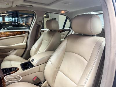 2004 Jaguar XJR