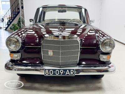 1966 Mercedes - Benz 200
