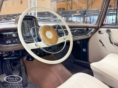 1966 Mercedes - Benz 200