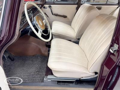 1966 Mercedes - Benz 200