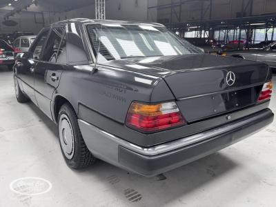 1992 Mercedes - Benz 200E
