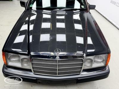 1992 Mercedes - Benz 200E