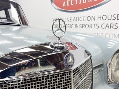 1965 Mercedes - Benz 230S