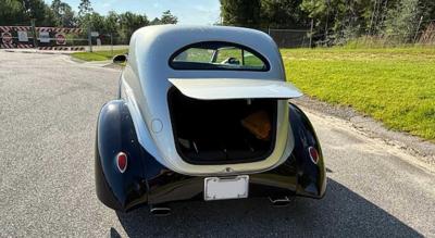 1939 Ford Deluxe