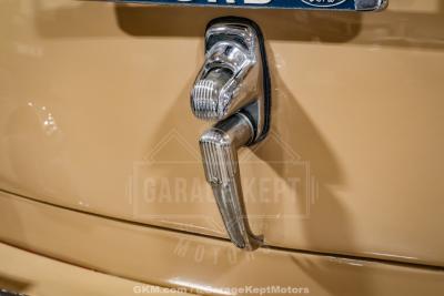 1947 Ford Deluxe