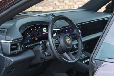 2025 Porsche Macan 4S &ldquo;Copper Ruby Metallic&rdquo;