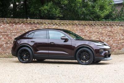 2025 Porsche Macan 4S &ldquo;Copper Ruby Metallic&rdquo;