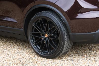 2025 Porsche Macan 4S &ldquo;Copper Ruby Metallic&rdquo;