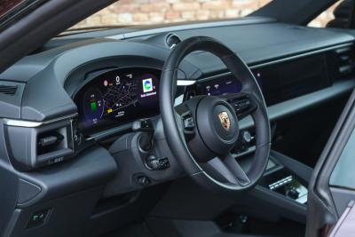 2025 Porsche Macan 4S &ldquo;Copper Ruby Metallic&rdquo;