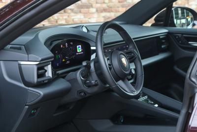 2025 Porsche Macan 4S &ldquo;Copper Ruby Metallic&rdquo;
