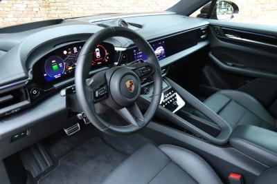 2025 Porsche Macan 4S &ldquo;Copper Ruby Metallic&rdquo;