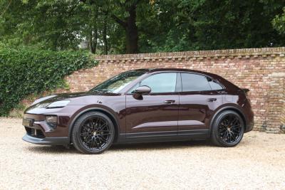 2025 Porsche Macan 4S &ldquo;Copper Ruby Metallic&rdquo;