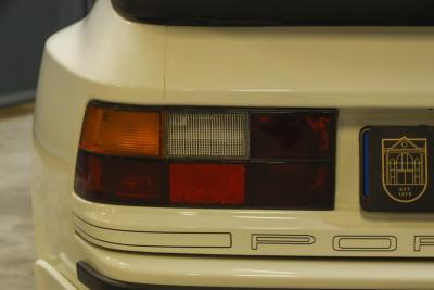 1986 Porsche 944 2.5 Coup&eacute; &ldquo;Alpinwei&szlig;&rdquo;