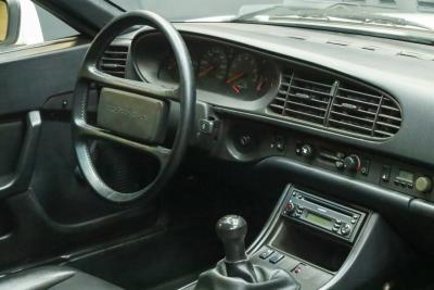1986 Porsche 944 2.5 Coup&eacute; &ldquo;Alpinwei&szlig;&rdquo;