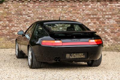1994 Porsche 928 GTS &ldquo;Black over black&rdquo;