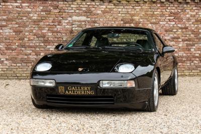 1994 Porsche 928 GTS &ldquo;Black over black&rdquo;