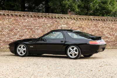 1994 Porsche 928 GTS &ldquo;Black over black&rdquo;