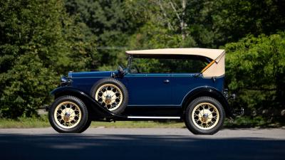 1931 Ford Model A De Luxe 2-Door Phaeton