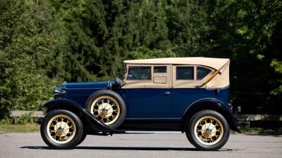 1931 Ford Model A De Luxe 2-Door Phaeton