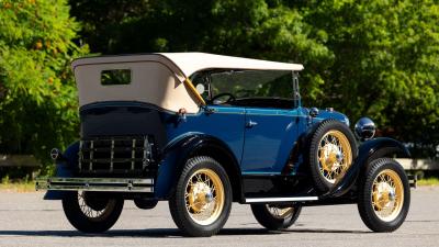 1931 Ford Model A De Luxe 2-Door Phaeton