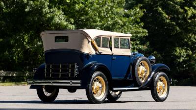 1931 Ford Model A De Luxe 2-Door Phaeton