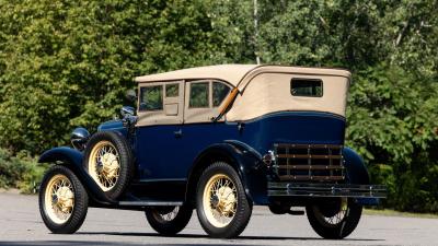 1931 Ford Model A De Luxe 2-Door Phaeton