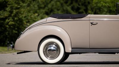 1940 Ford De Luxe V8 Convertible Club Coupe