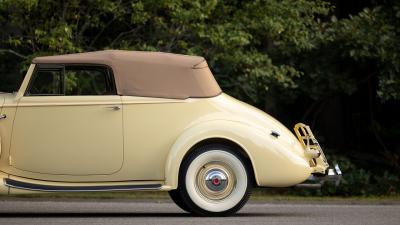1937 Packard 1501 Super Eight Convertible Victoria