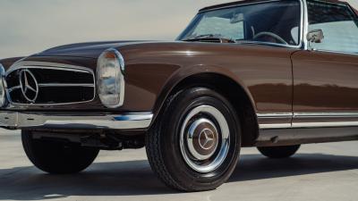 1965 Mercedes - Benz 230 SL Pagoda