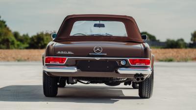 1965 Mercedes - Benz 230 SL Pagoda