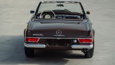 1965 Mercedes - Benz 230 SL Pagoda