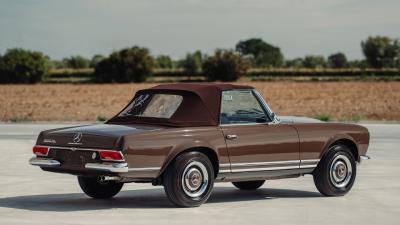 1965 Mercedes - Benz 230 SL Pagoda
