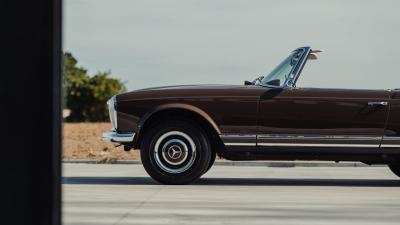 1965 Mercedes - Benz 230 SL Pagoda