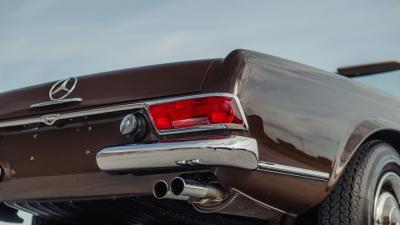 1965 Mercedes - Benz 230 SL Pagoda