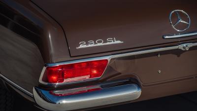 1965 Mercedes - Benz 230 SL Pagoda