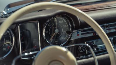 1965 Mercedes - Benz 230 SL Pagoda