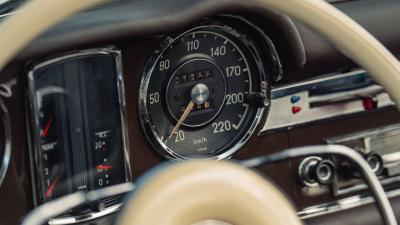 1965 Mercedes - Benz 230 SL Pagoda