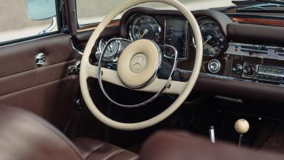 1965 Mercedes - Benz 230 SL Pagoda