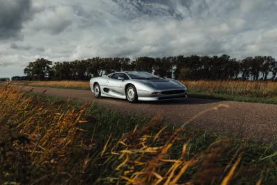 1992 Jaguar XJ220