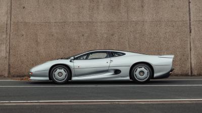 1992 Jaguar XJ220