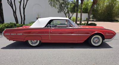 1962 Ford Thunderbird