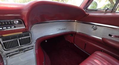 1962 Ford Thunderbird