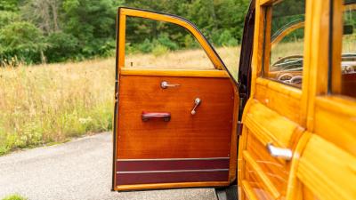 1946 Pontiac Eight De Luxe Streamliner Station Wagon