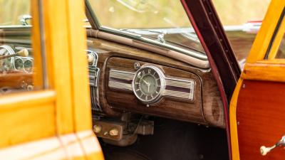 1946 Pontiac Eight De Luxe Streamliner Station Wagon