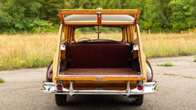 1946 Pontiac Eight De Luxe Streamliner Station Wagon