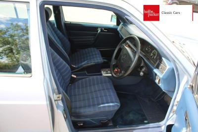 1994 Mercedes - Benz 190E AUTO