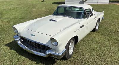 1957 Ford Thunderbird