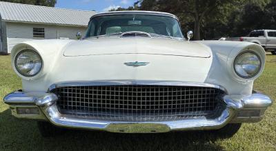 1957 Ford Thunderbird