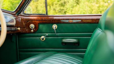 1942 Oldsmobile Custom Eight Cruiser Convertible Coupe